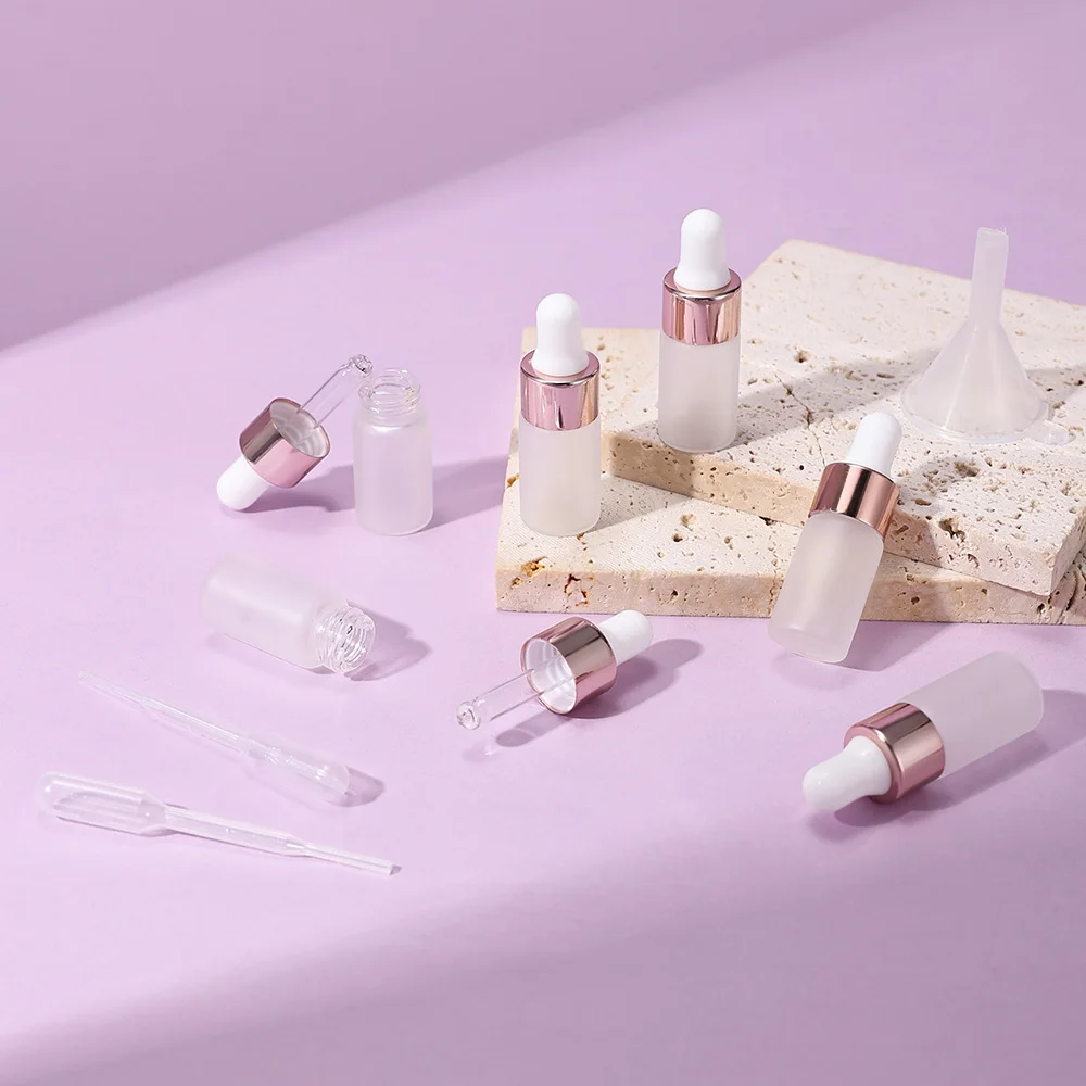 ขวดแก้วฝ้าขนาด 3 มล. จำนวน 10 ชิ้น พร้อมกรวย 10 ชิ้น และหลอดหยด 10 ชิ้น ภาชนะแบบเติมได้สำหรับน้ำมันหอมระเหย น้ำหอม เซรั่ม