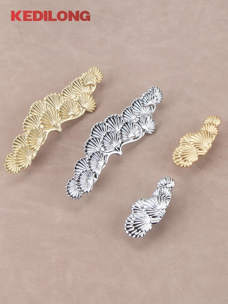 Hardware per mobili KEDLO Maniglia cromata di lusso europea a forma di fiore Maniglia per armadio da cucina Manopola dorata Maniglia per cassetto