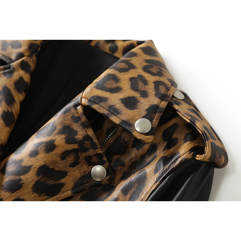 Giacche patchwork con stampa leopardata da donna in vera pelle al 100% Top 2025 Nuove giacche da moto in pelle di pecora slim fit con cerniera corta con risvolto