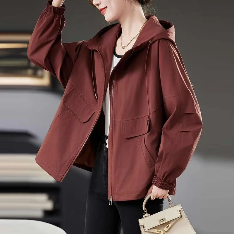 

Новинка 2025 года, корейский осенний плащ с капюшоном, женский темпераментный плащ с длинным рукавом, модная короткая повседневная ветровка, женская верхняя одежда