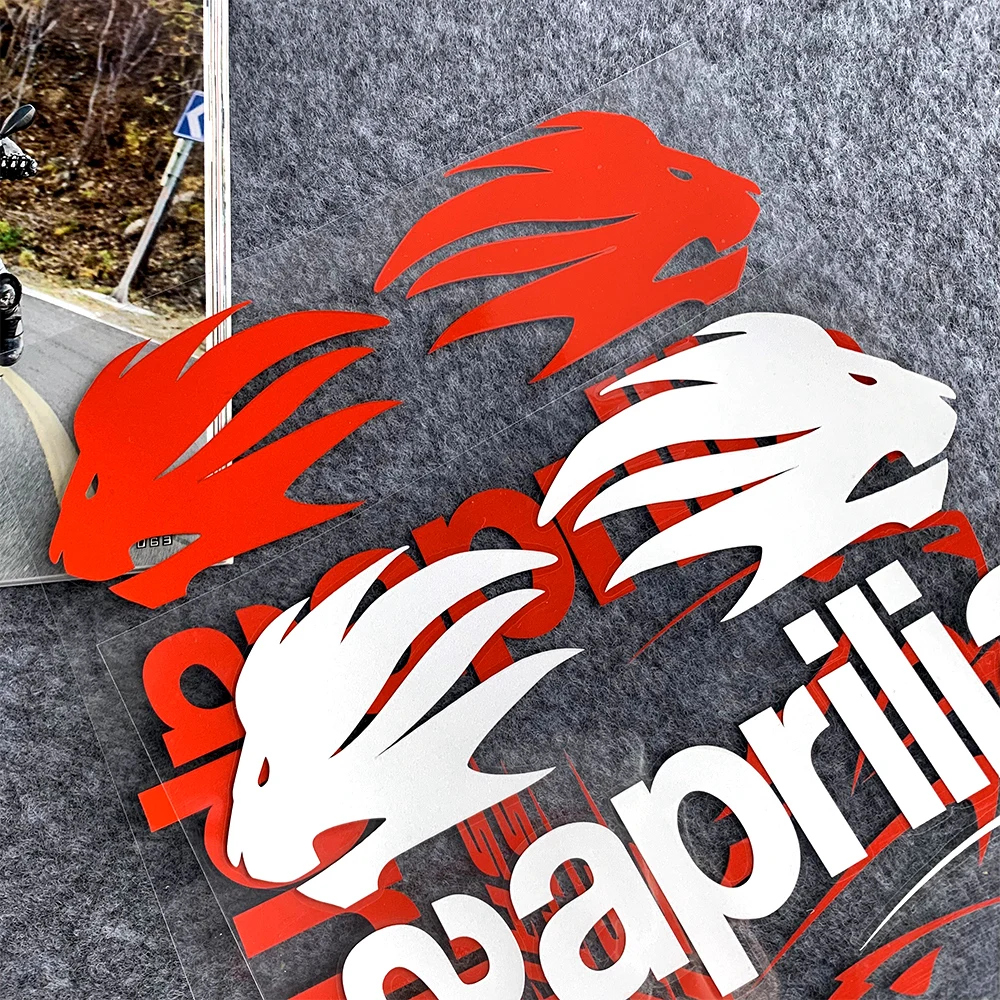 Рисунок 3 - Светоотражающая наклейка для гоночного мотоцикла