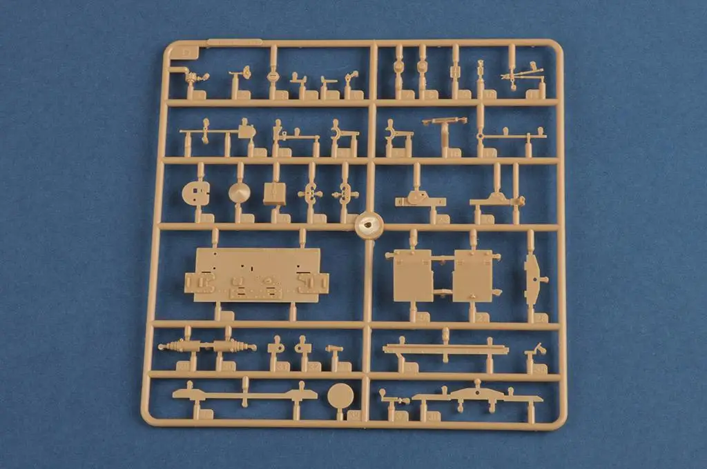 Hobbyboss 80151 1/35 Pz. Tedesco. III/IV su telaio singolo (torretta piccola)