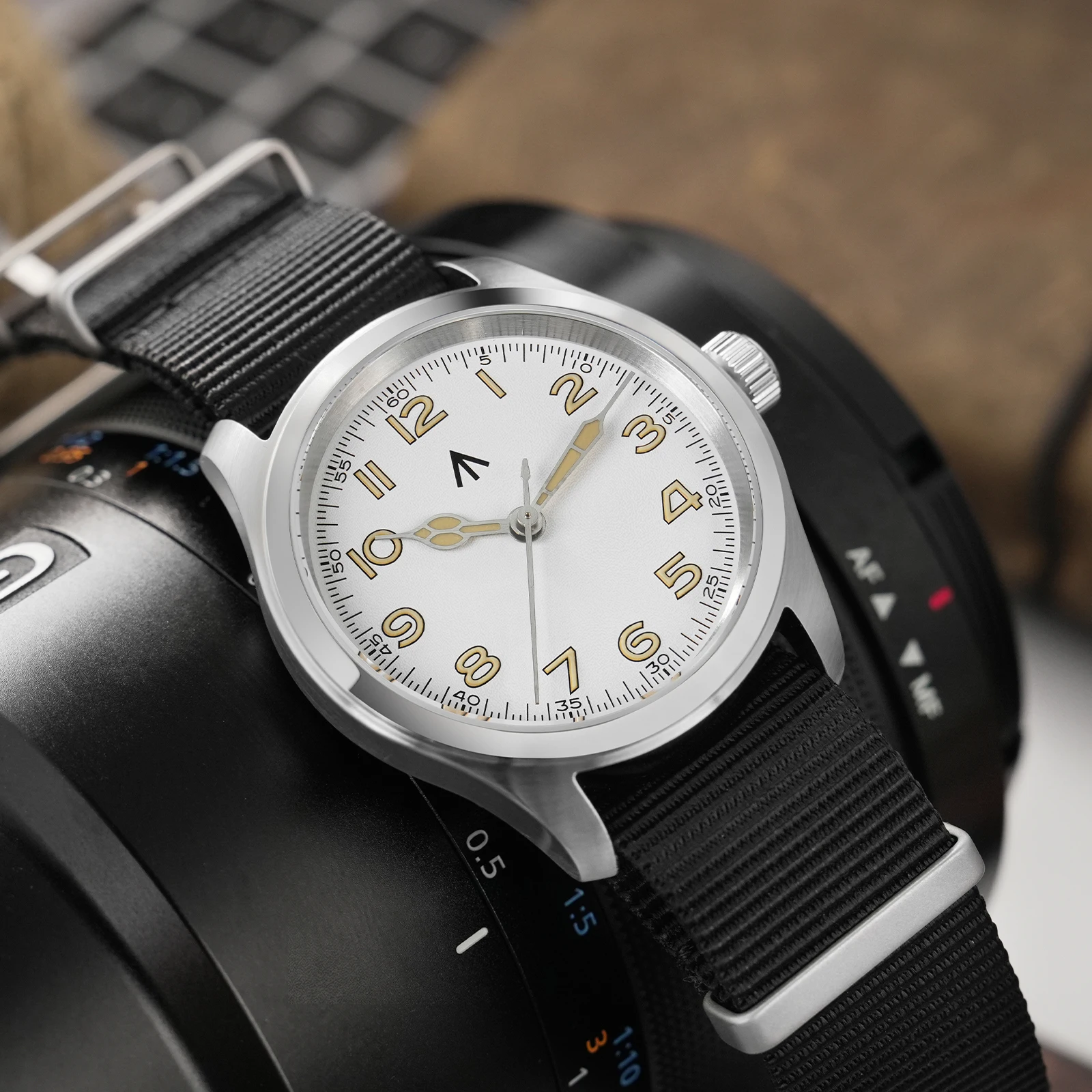 Militado ML08 Quartz Watch VH31 Movement Double Domed Sapphire Crystal Wristwatch Super C3 Green Luminous 38mm Vintage Watches - view 3