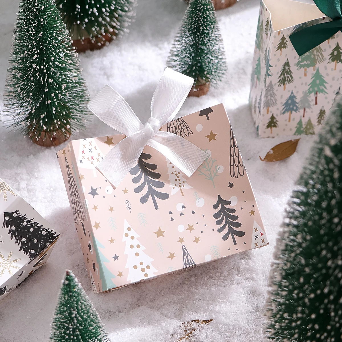 10 عبوات من علب هدايا عيد الميلاد مع أكياس هدايا صغيرة للعطلات بأنماط متنوعة للحلوى والشوكولاتة والهدايا الصغيرة | المثالية ش #3