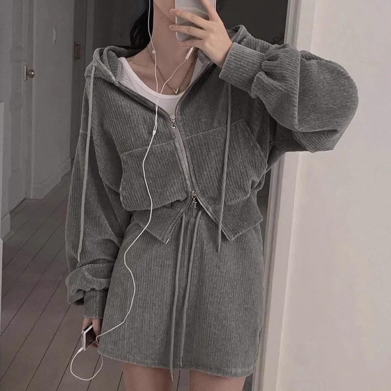 

Шикарная осенняя повседневная свободная вельветовая юбка с капюшоном и высокой талией, комплект из двух предметов, модная студенческая рабочая одежда