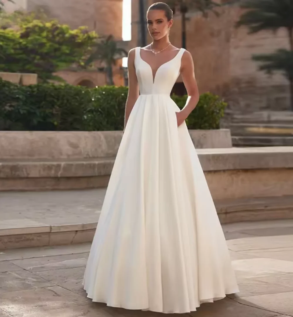 シンプルなサテンのウェディングドレス V ネックプリーツ A ラインバックレスビーチ花嫁プロムパーティードレスエレガントなブライダルドレス女性のためのカスタマイズ