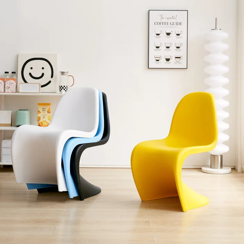 كرسي Nordic Home البسيط لمشاهير الإنترنت كراسي تناول الطعام الحديثة كراسي المصمم كراسي الترفيه الإبداعية القابلة للتكديس
