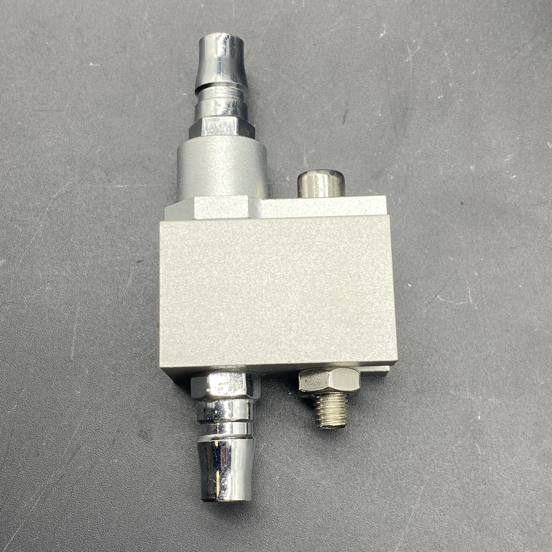 

1pc new automatic gearbox oil changer for Audi A3 A4 A6 A7 A8 Q3 Q5 Q7 automatic gearbox connector