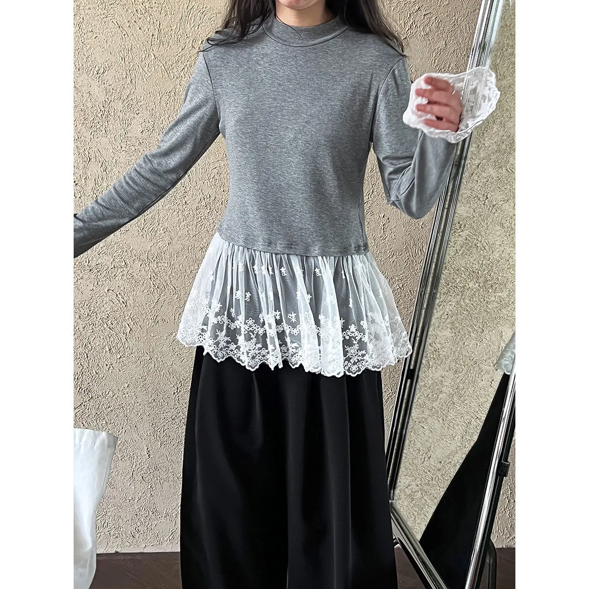 UMI MAO Lace Splicing Top For Women In Spring Short Style Slim Look Long Sleeve T-shirt Base Shirt Femme