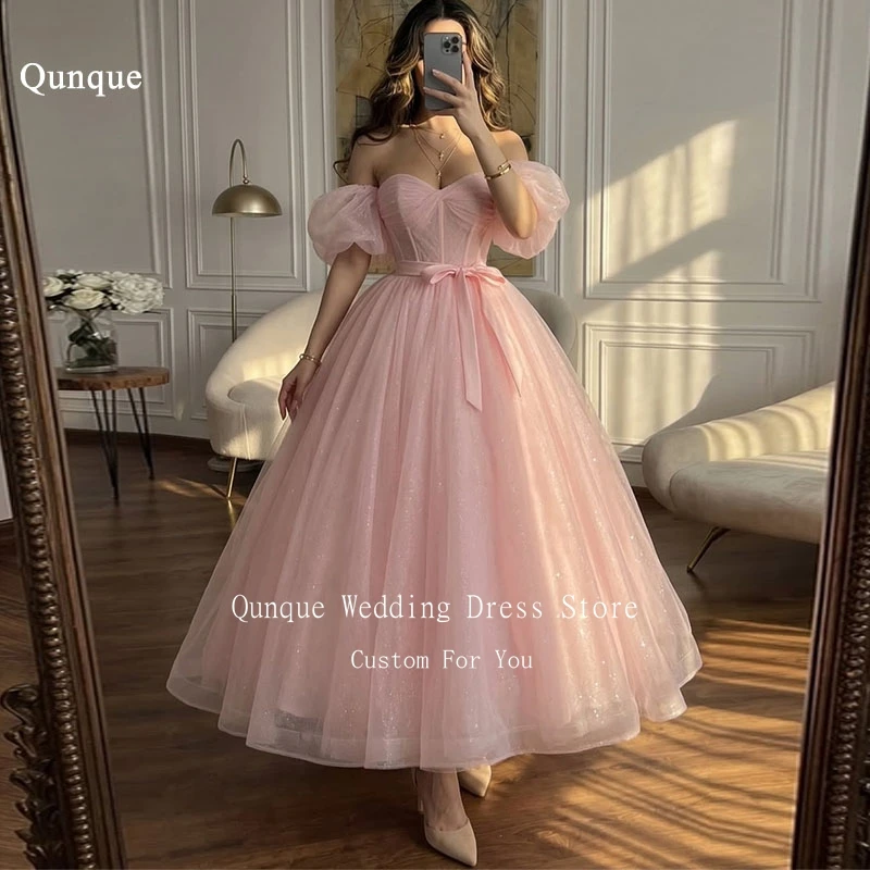 Qunque Abendkleider mit kurzen Ärmeln und Puffärmeln, glänzender Tüll, A-Linie, plissiert, Teelänge, Partykleid, Robes De Soirée, individuell gestaltet