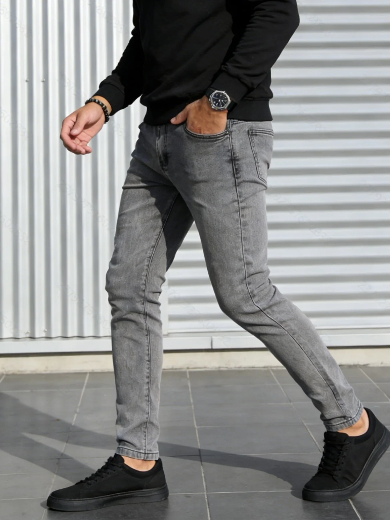 

Men's Retro Rock Style Slim Fit Jeans for Autumn Rock Livehouse Carnival