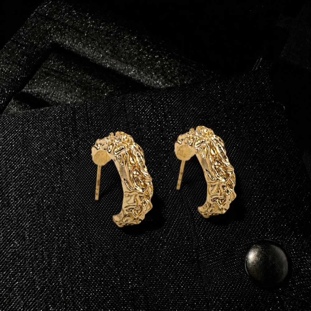 Niche Design Features Textured Geometric Butterfly-shaped Alloy Earring 14K Gold Plated Resin Unisex Light Luxury High-end Feel.