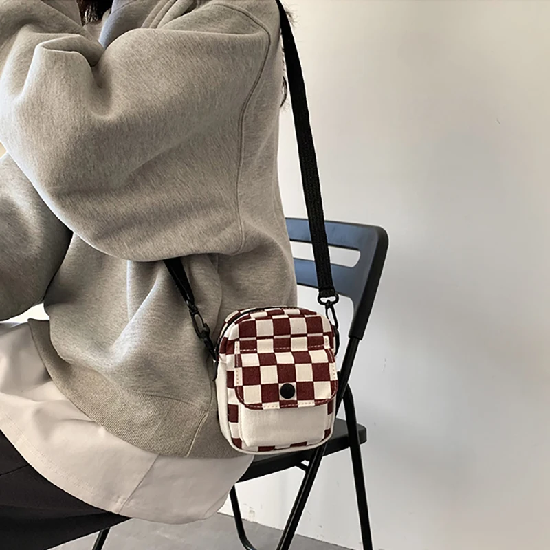 Men Sports Messenger Bag Adjustable Strap Daily Commute Travel Essential Mini Checkered Square Design With Front Fashion Pocket