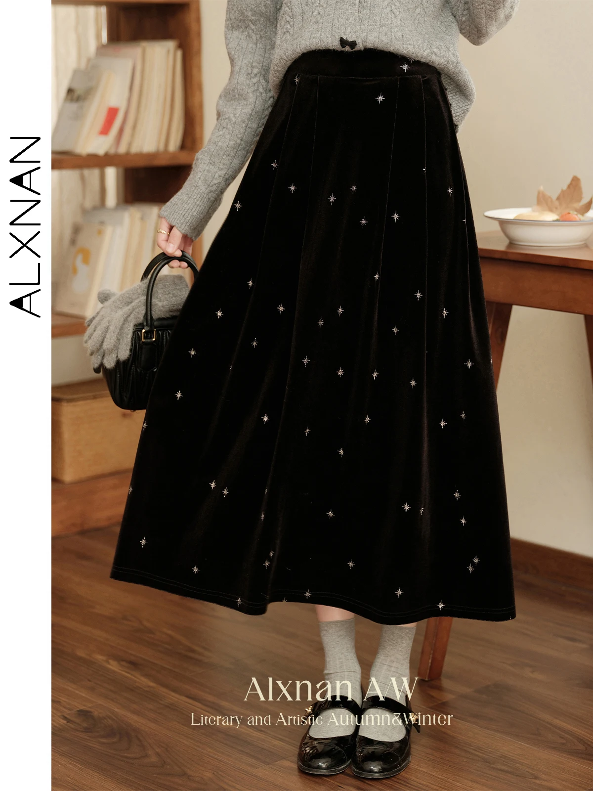 ALXNAN Women's Black Velvet Skirts All-match Elastic Waist Star Dot Pleated Midi Skirt 2024 Autumn Winter Commuter Bottom L51116