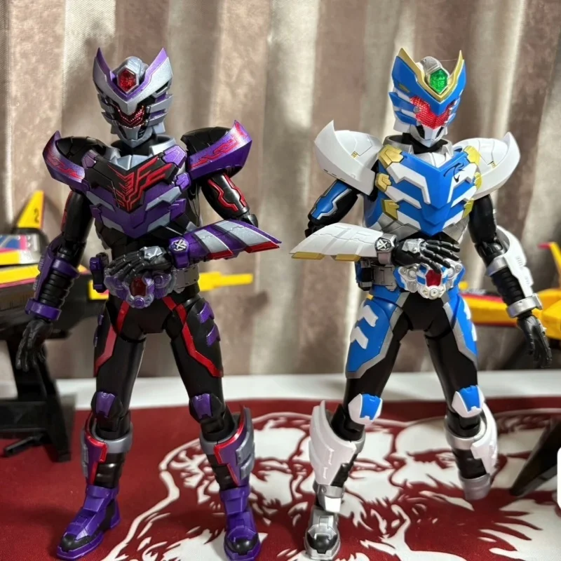 

Toptoy Double Diamond Armor Warrior Armor Assembly Ghost Wind Flying Shadow Dual Form Assembly Figure Gift Series Ornaments