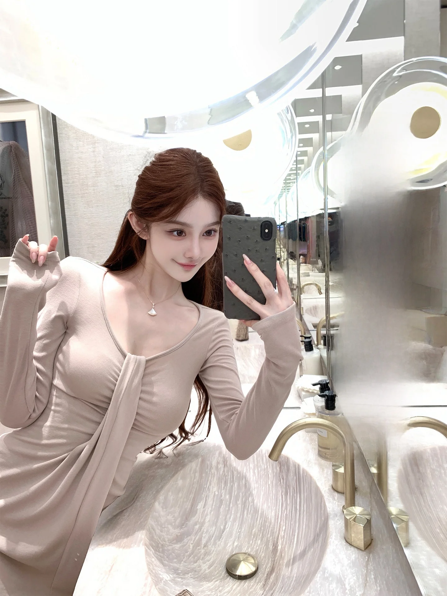 

Корейское трикотажное платье с V-образным вырезом и короткой юбкой для женщин, дизайн Pure Desire, облегающее, с длинными рукавами, из смесового полиэстера