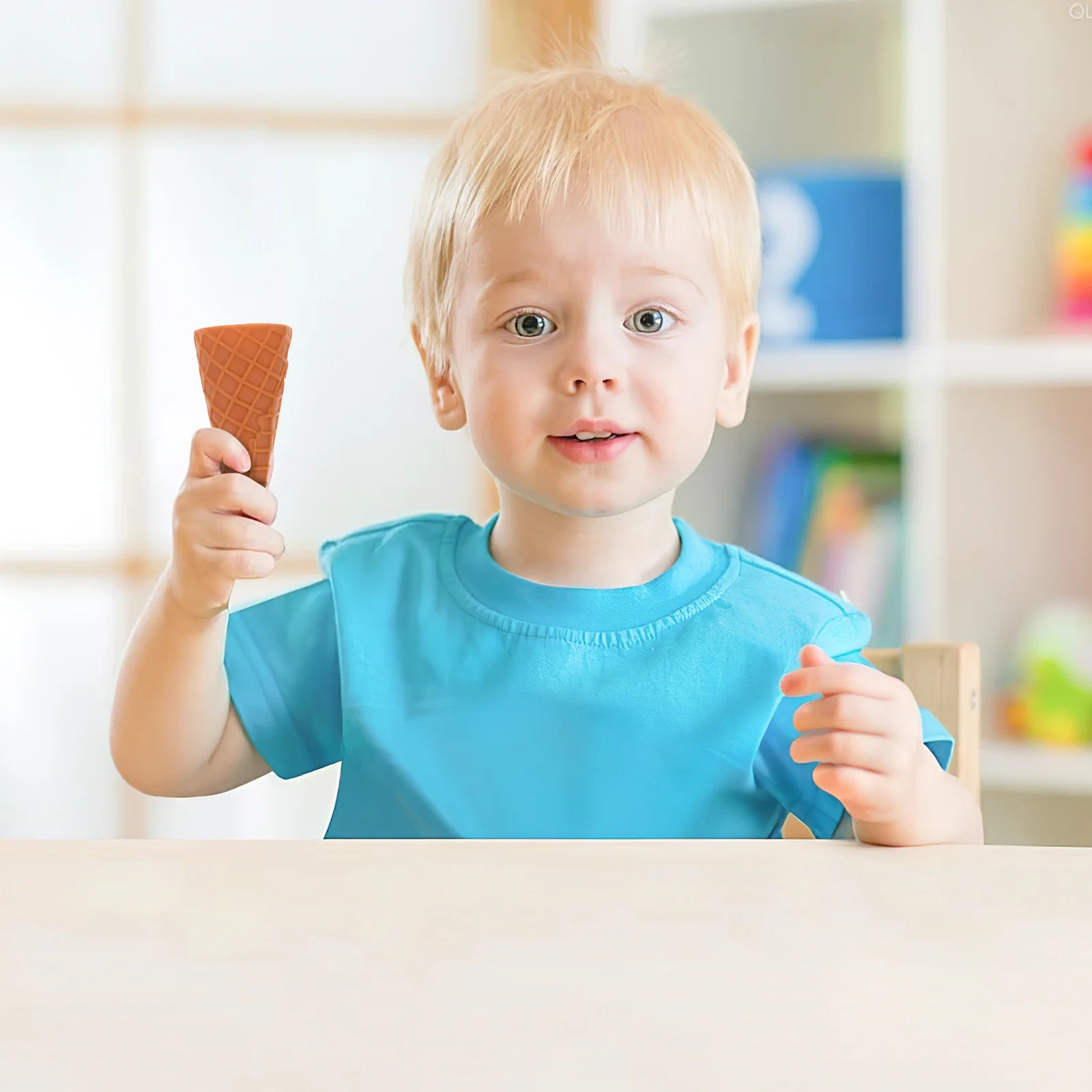 2Pcs Realistic Artificial Ice Cream Cones Lifelike Waffle Simulation Food Dessert Display Photography Prop Pretend Play