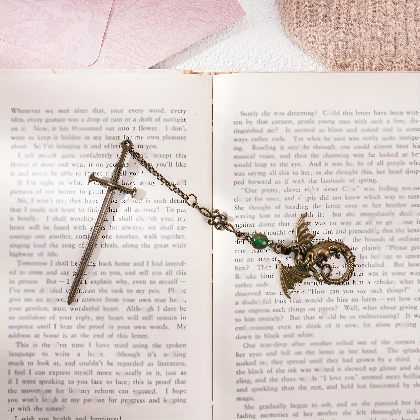 Wholesale 30pcs Vintage Metal Bookmarks Special Stegosaurus Pendant Bookmarks for Bookish Gifts Reader Accessories Stationery