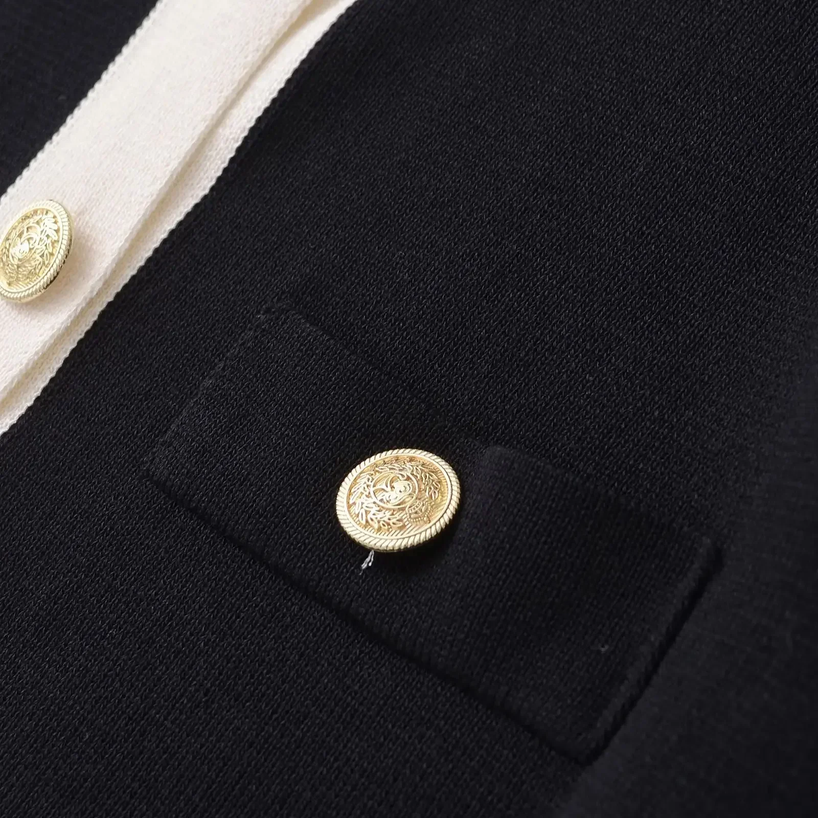 Cardigan tricoté à manches longues et col rond pour femme, vêtement d'automne, boutonnage doré, noir et blanc, manteau 1822/106