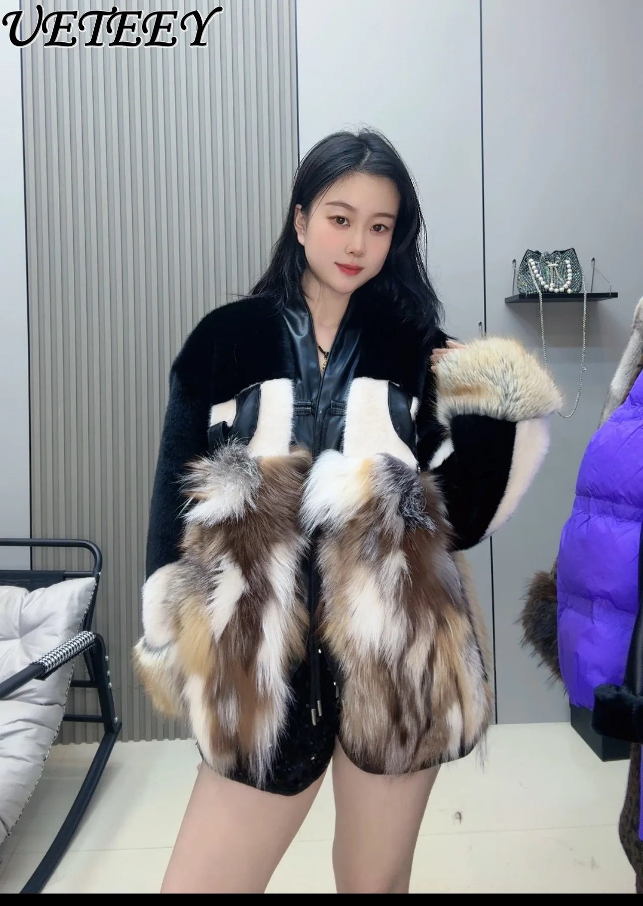 

2025 Winter New Fox Fur PU Leather Patchwork European Mink Fur Coat Women Luxurious Fur Elegant Warm Short Furry Jacket Casaco