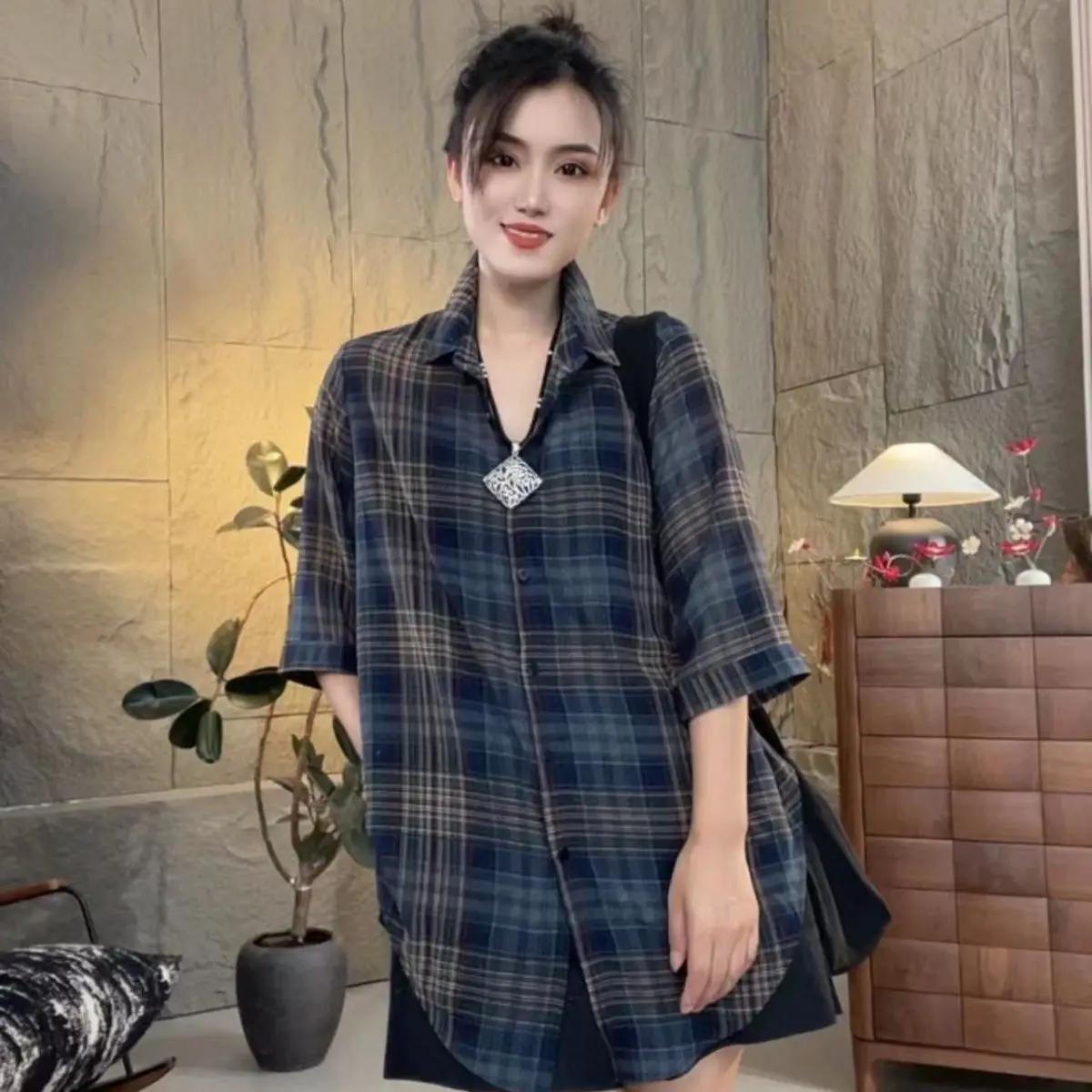 New Versatile Classic Checkered Pullover Fashionable Lightweight Breathable Outerwear Shirt for Women