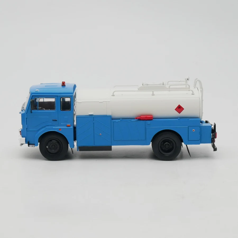 Ixo 1:43 Scale Diecast Alloy JELCZ 325 Polish Tanker Truck Toys Cars Model Classics Nostalgia Adult Gift Souvenir Static Display