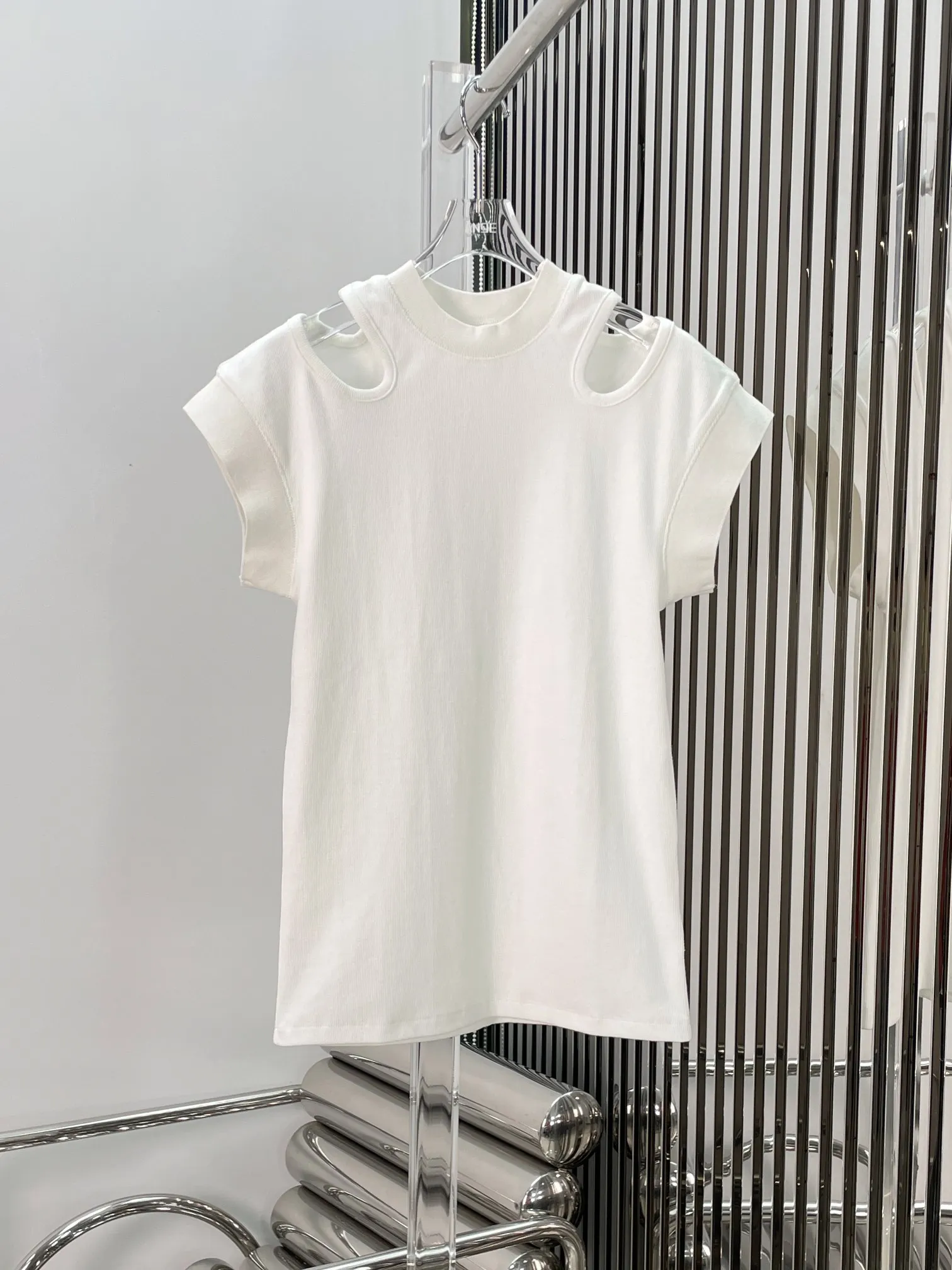 High quality new women's clothing for summer and autumn 2024 Knitted Off Shoulder Short sleeved T-shirt 0708