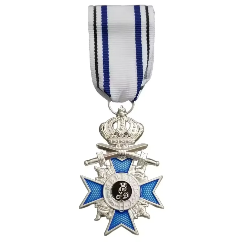

Museum-level German Bavarian Cross of Merit Medal Replica Silver Aged Ribbon Badge Decoration Crafts Gift Crown