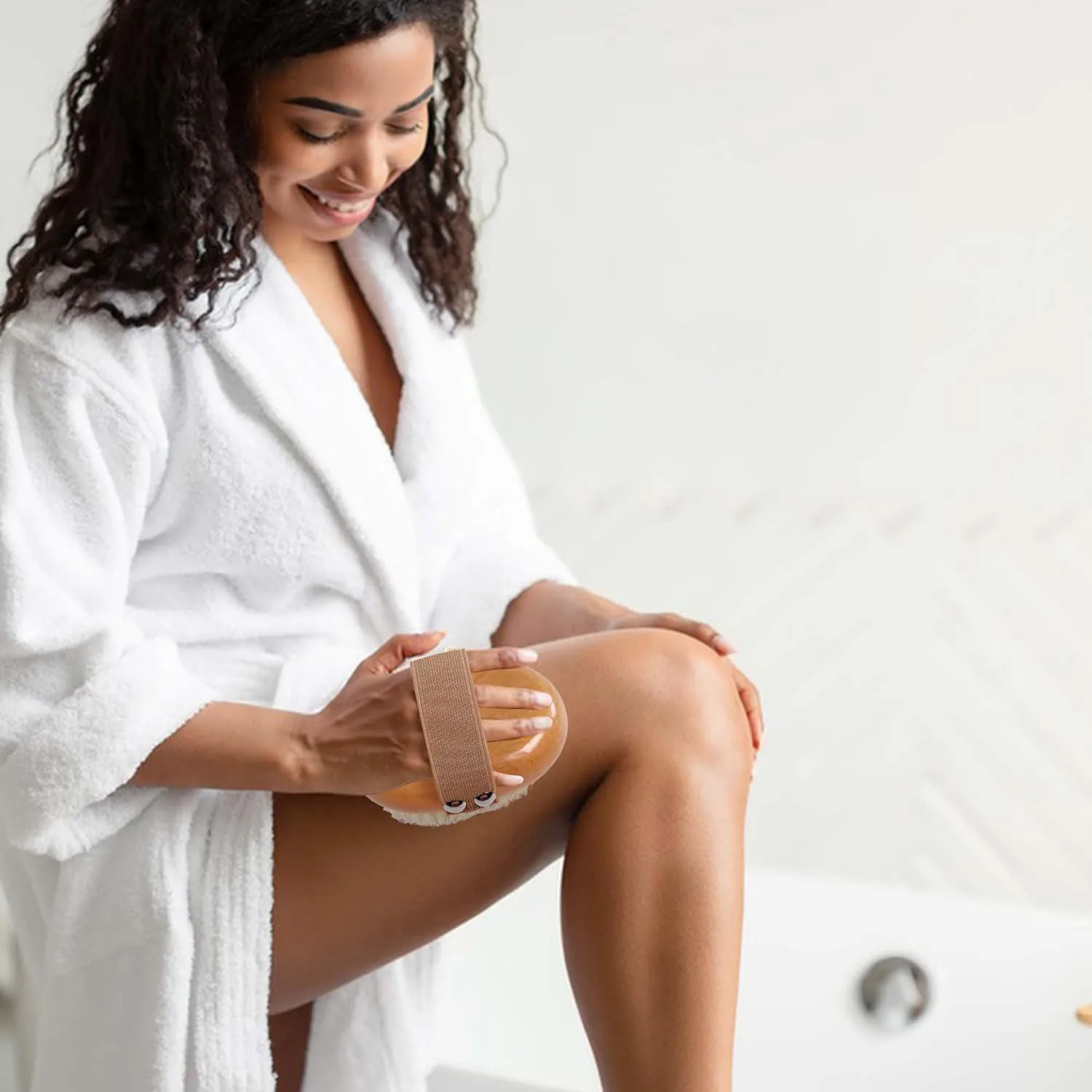 Trockenbürstende Körperbürste, Peeling-Körperwäscher, natürliche Borsten für trockene Haut, verbessert die Durchblutung, stoppt eingewachsene Haare