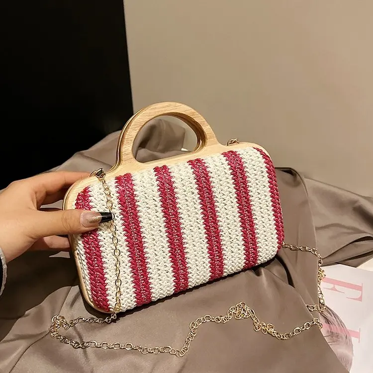 

2025 Autumn 400 New Diamond-encrusted Small Square Bag Shoulder Messenger Bag Elegant Dinner Bag Light Luxury Fashion Handbag