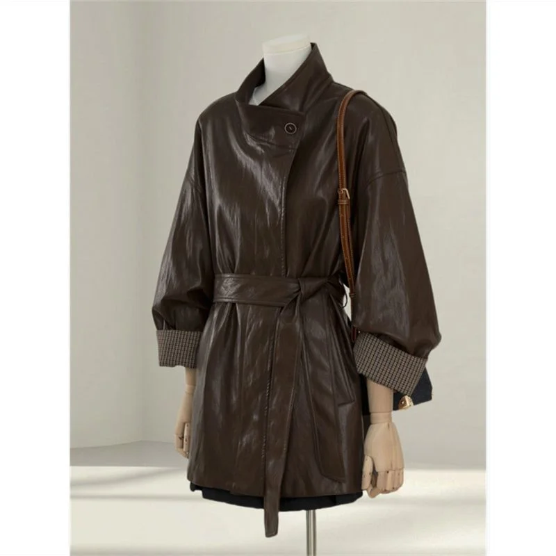 سترة كورية عالية الجودة من الجلد البني للسيدات لربيع وخريف 2026 انفجارات جديدة فضفاضة ضيقة من جلد البولي يوريثان ملابس خارجية للسيدات