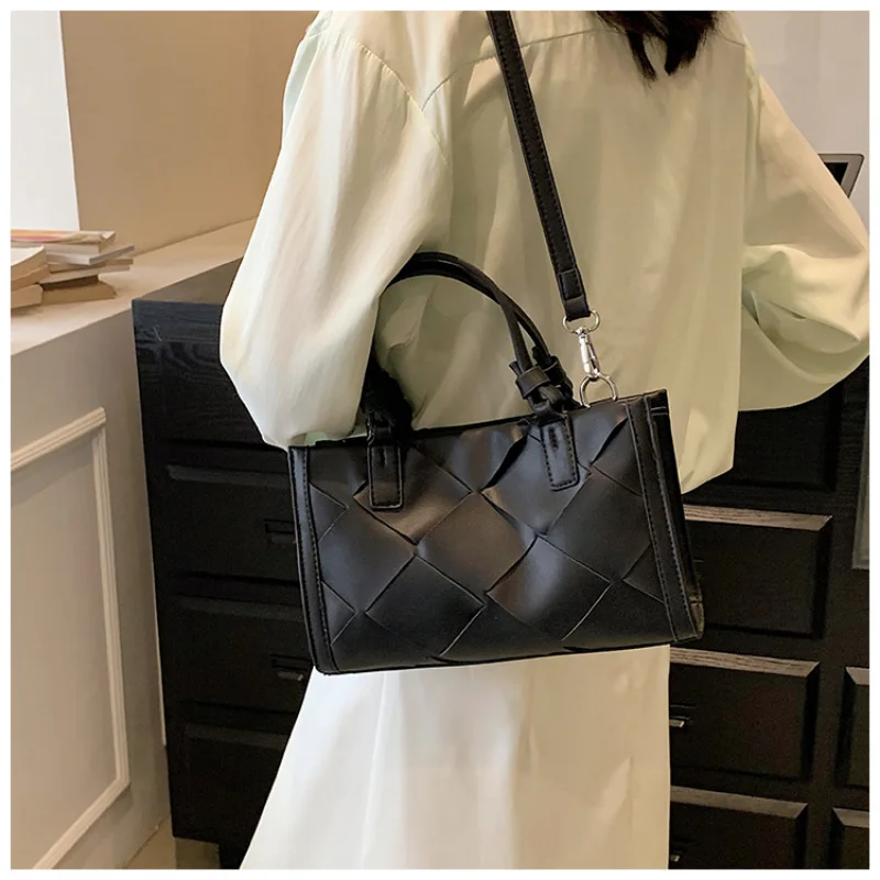 Shoulder Bag 2023 New Trend All-match Art Design Texture Woven Handbag Tote Bag Simple Style Square Bag Solid Color Travel Bolsa