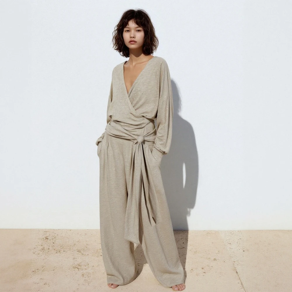 تي شيرت نسائي بأكمام طويلة ورقبة على شكل حرف V أنيق وفضفاض كاجوال عادي للخريف والشتاء ملابس يومية #3