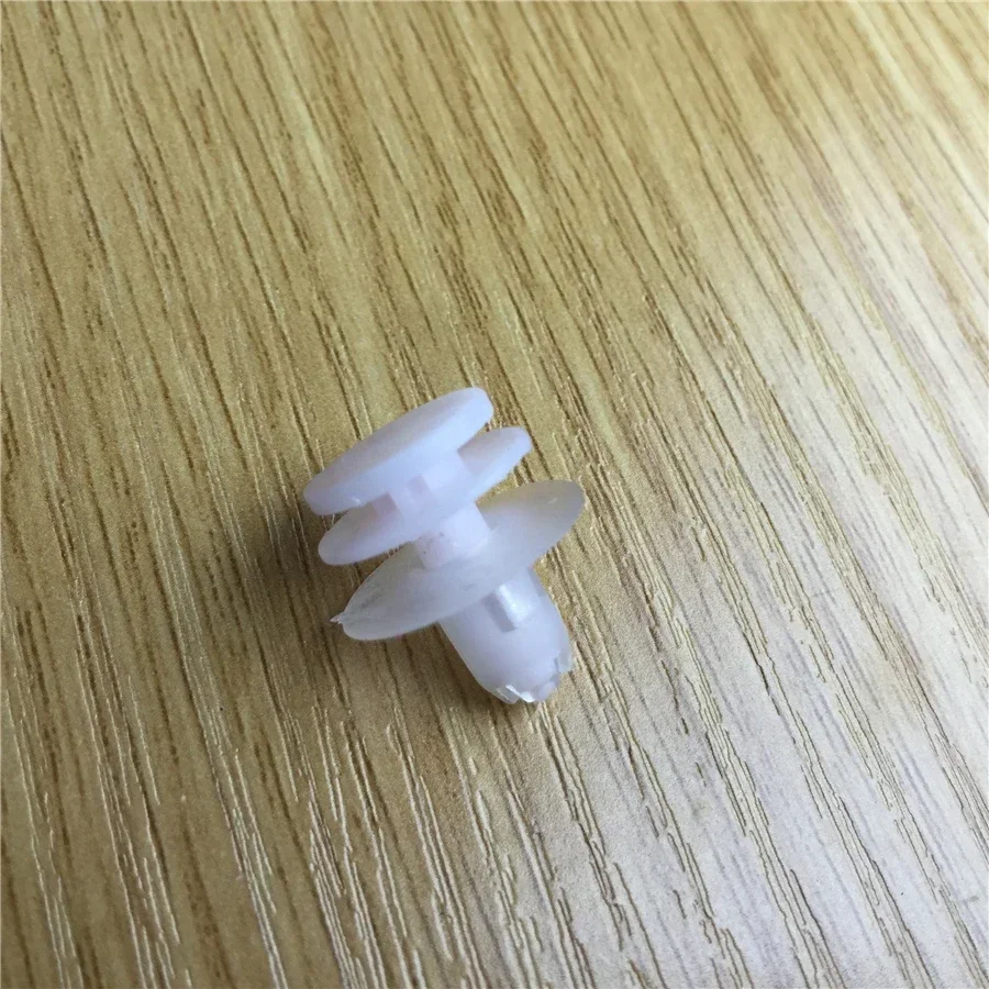 15pcs For Great Wall Hover SUV H3H5 threshold below threshold trim trim retaining clips snap bead White screws