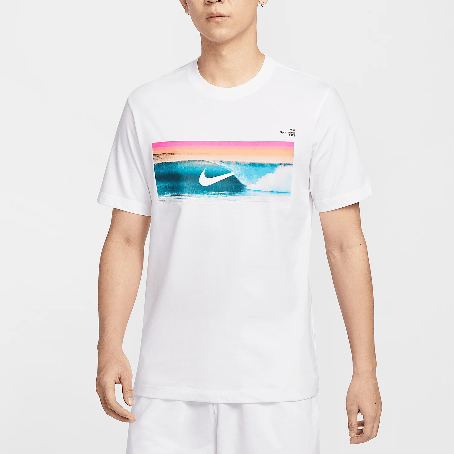 

Оригинальная мужская повседневная минималистичная дышащая футболка Nike Sportswear HJ0761-100