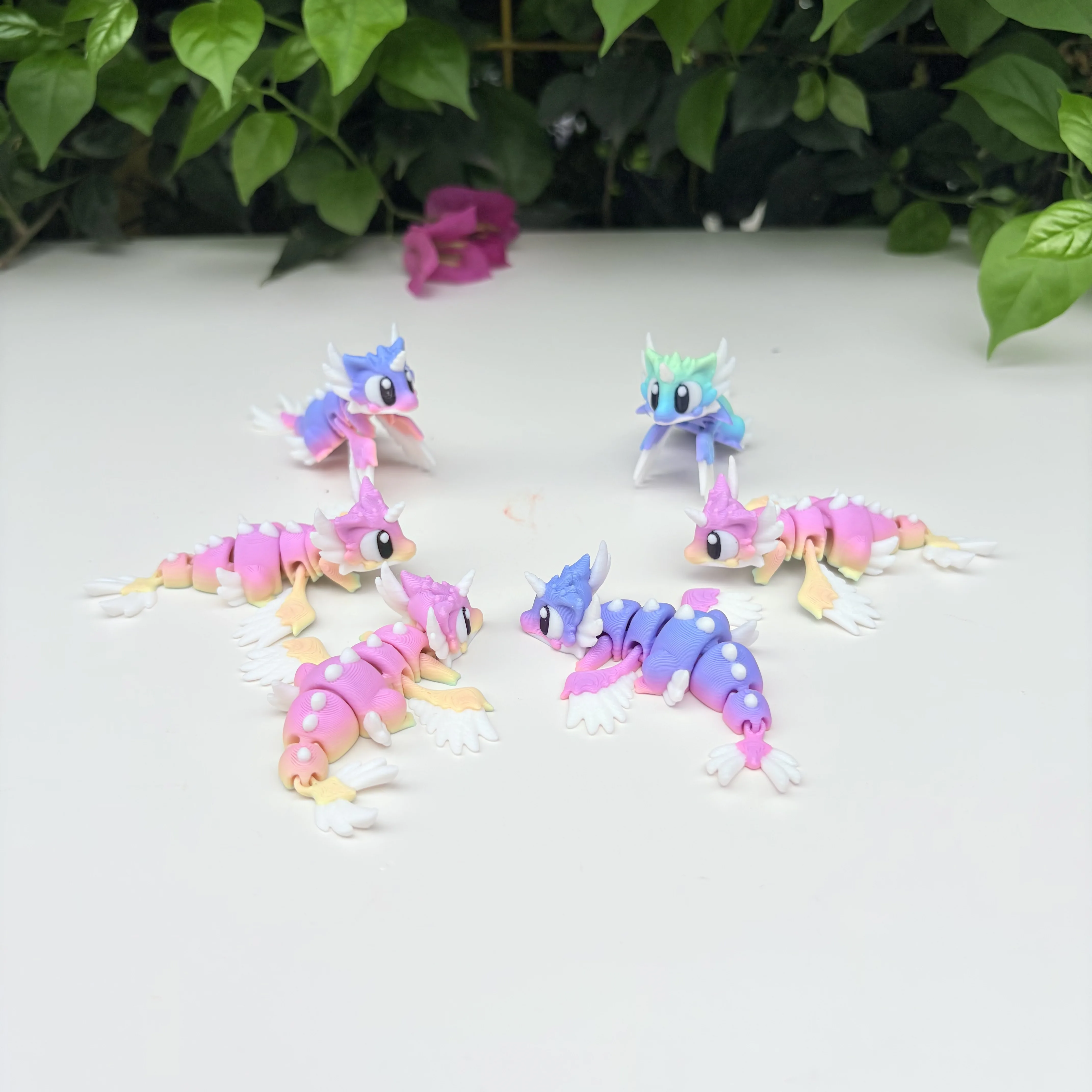 3D Printed Articulated Baby Dragon Figurine, Hatching Dragon with Fantasy Egg, Poseable Dragon Desk Decor, Collectible Gift