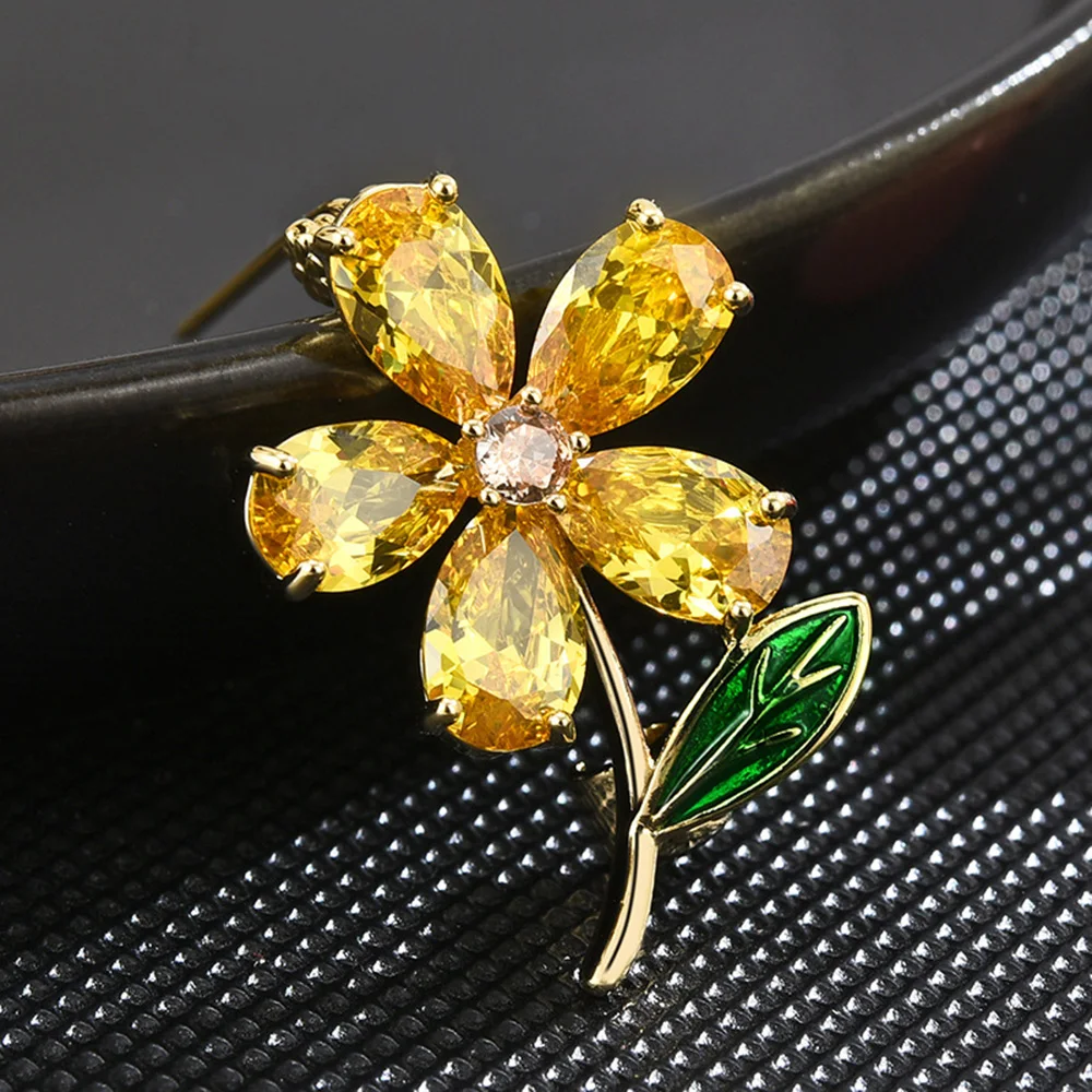 

Yellow Crystal Flowers Brooch for Women Cubic Zircon Brooches Exquisite Cute Pins New Clothing Accessories Gift Direct Sales