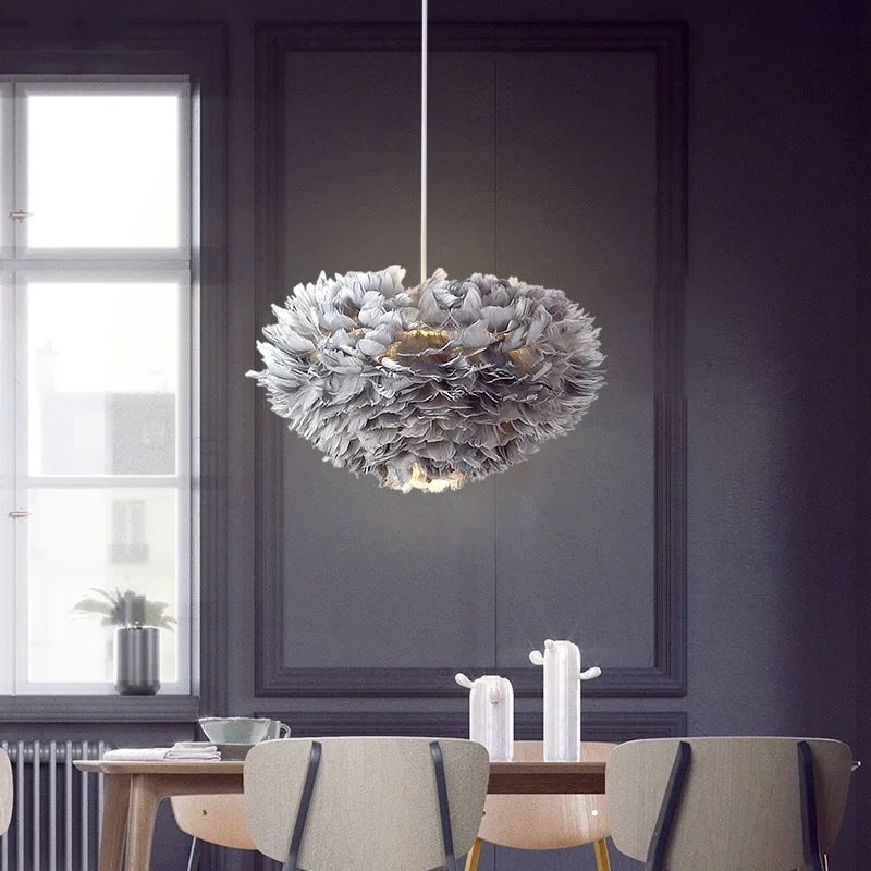 Lampe LED Suspendue en Plumes au Design Nordique Créatif, Luminaire Décoratif d'Nik, Idéal pour un Salon, une Chambre à Coucher, une Salle à Manger ou un Enfant