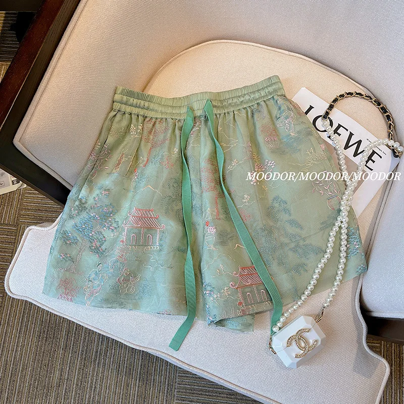 Shorts women's summer green high-end retro embroidery loose small fragrance gauze jacquard casual pants.