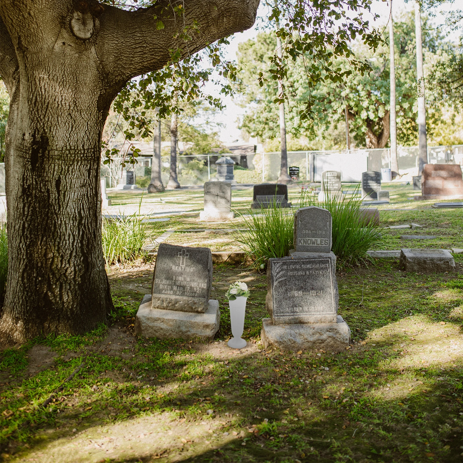 

2Pcs Plastic Flower Pot Durable Cemetery Vase Memorial GraveDecoration Home Ornament Roman Style Outdoor Arrangement Holder