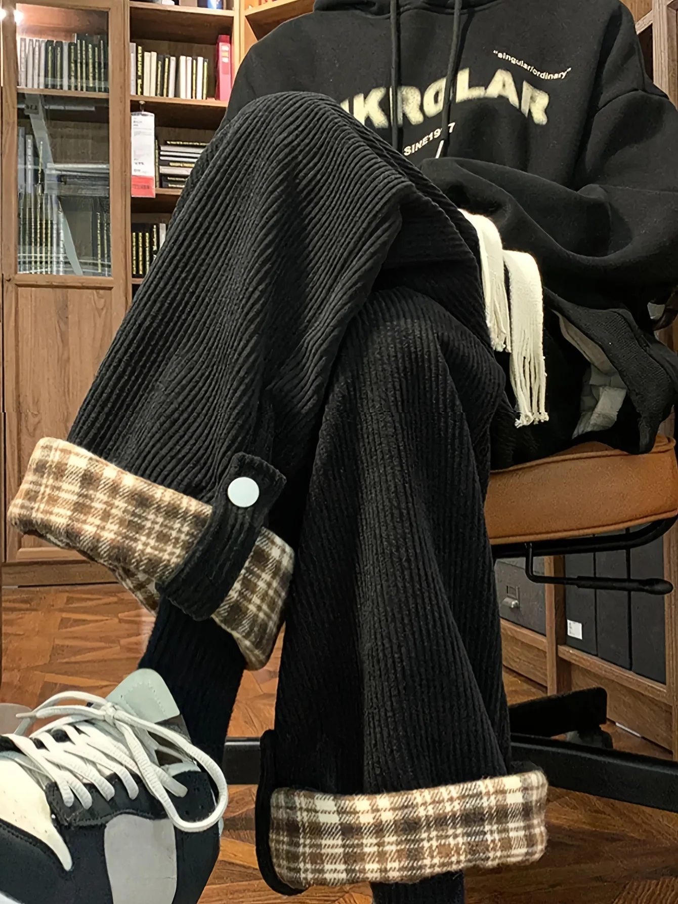 Damskie spodnie w kratę na wiosnę i jesień, z szerokimi nogawkami i mankietami, luźne, wyszczuplające spodnie o prostych nogawkach w stylu koreańskim dla studentek.