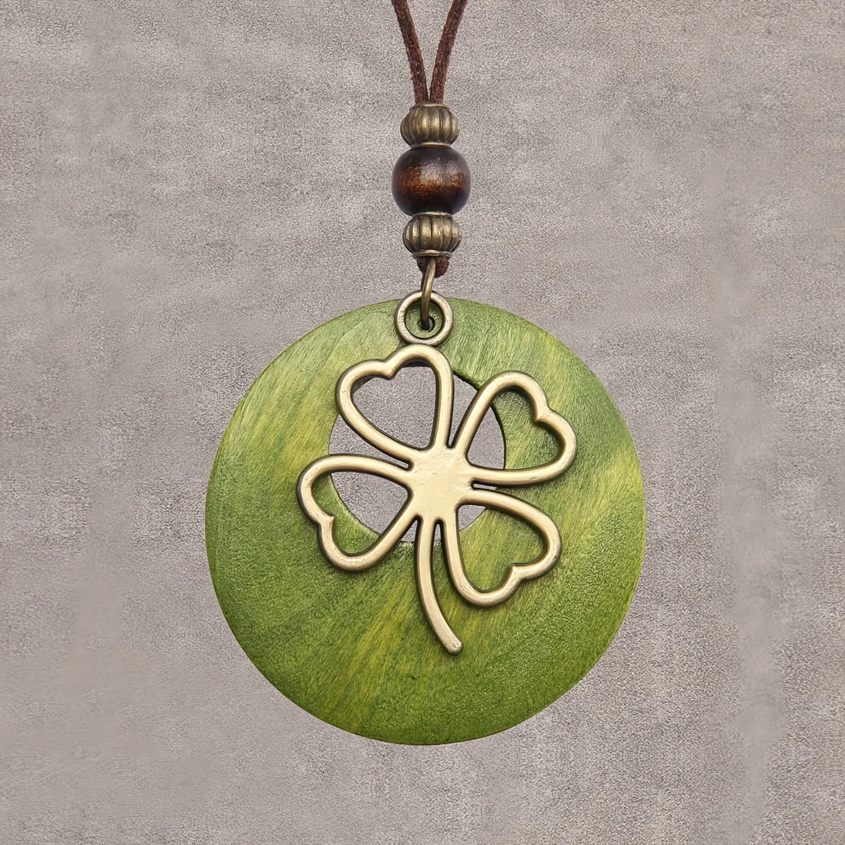 1 Vintage Four-Leaf Clover Round Pendant Sweater Chain for Women, Bohemian Style Long Necklace - Simple Ethnic Fashion Accessory, Perfect Gift for Girlfriend or Mother, Ideal for Thanksgiving, Versatile with Dresses and Outfits