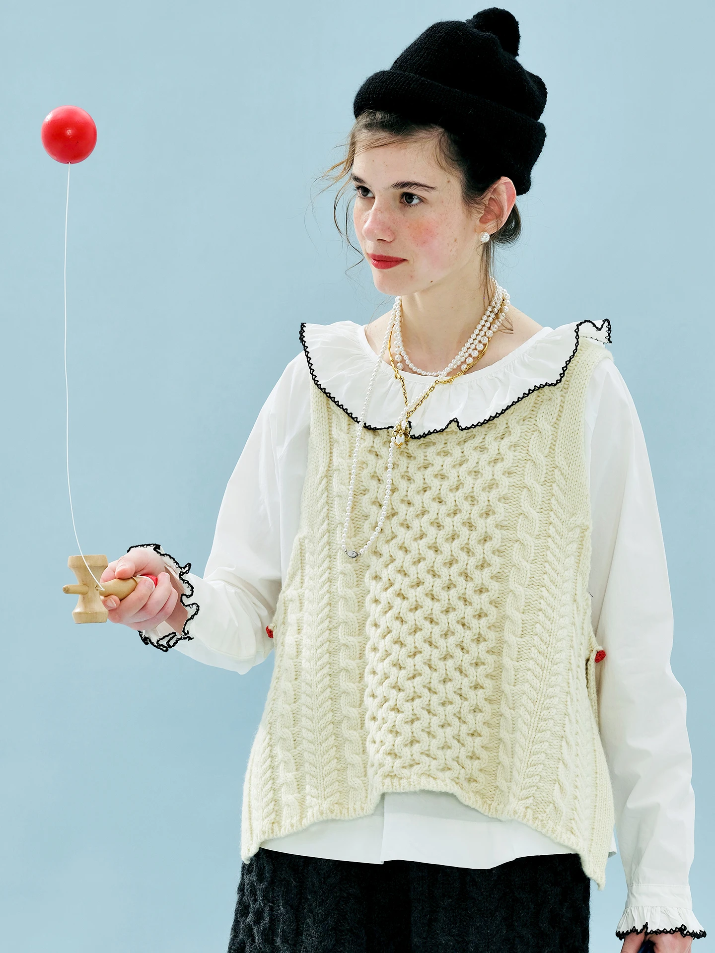 

imakokoni 2025 Autumn & Winter Heavyweight Pure Wool Thick-Knit Retro Cable-Knit Sweet Vest 255234