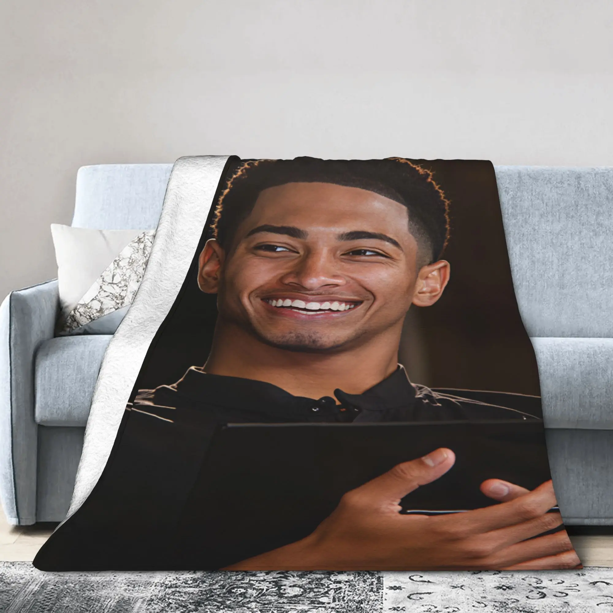 Jude Bellingham Big Smile Holding Tablet Blanket Quality Soft Cozy  Throw Blanket Winter Picnic Living Room Funny Bedspread
