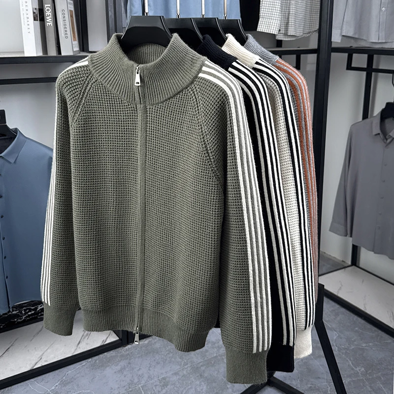 Modischer Herbst-Winter-Strick-Cardigan, Designer-Marke, Klassisches Gestreiftes Design, Herren-Reißverschluss-Stepphals, Neuer Koreanischer Lässiger Pullover-Mantel – Detail 4