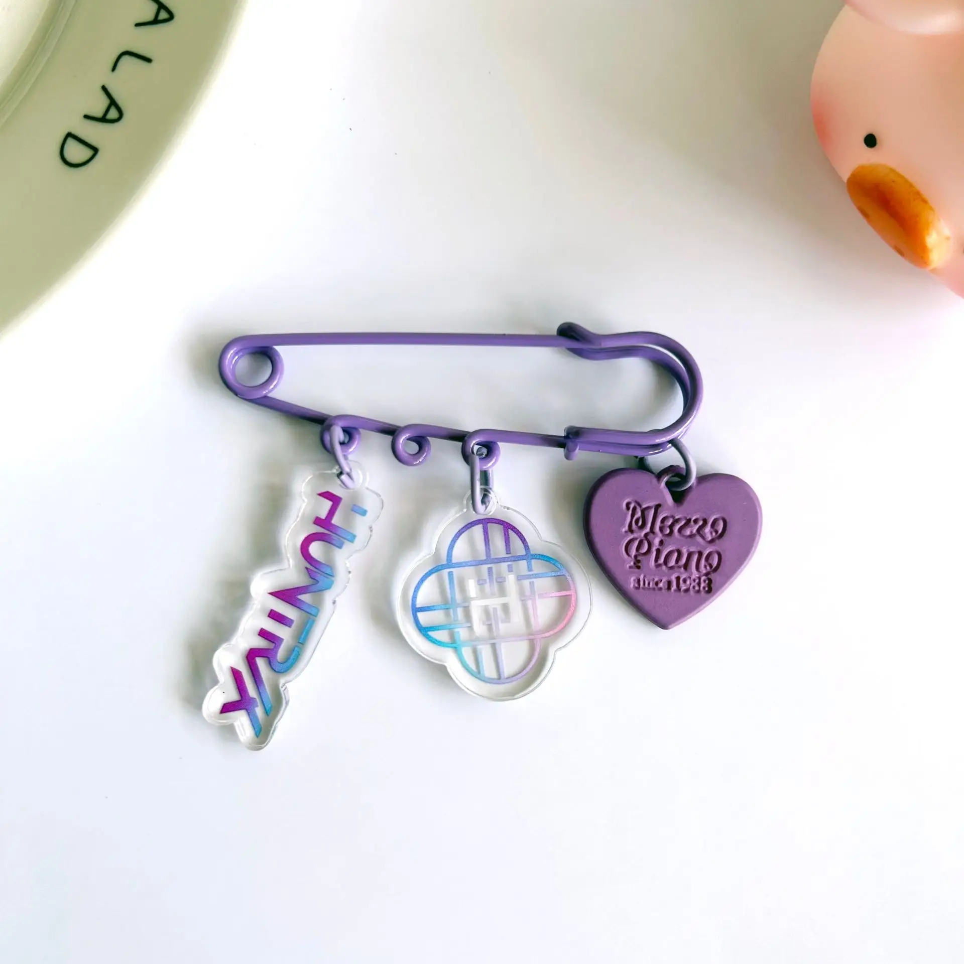 Conjunto de alfinetes acrílicos K-Pop Demon Hunter – Emblemas de personagens HUNTR/X Girls & Saja Boys (Rumi, Mira, Zoey, Jinu) Anime colecionáveis