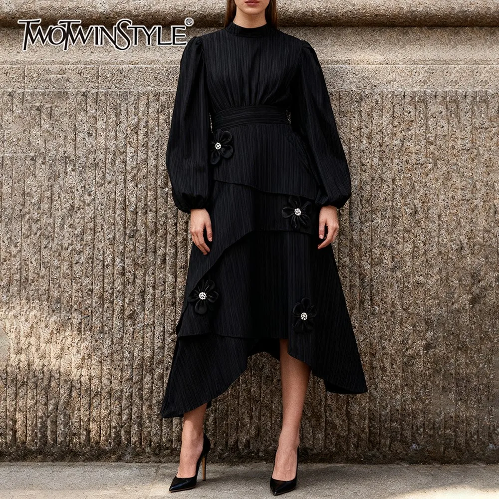 TWOTWINSTYLE فستان أسود ريترو كلاسيكي للنساء الوقوف طوق كم طويل تقسم يزين أنيقة غير النظامية فساتين متوسطة الطول الإناث