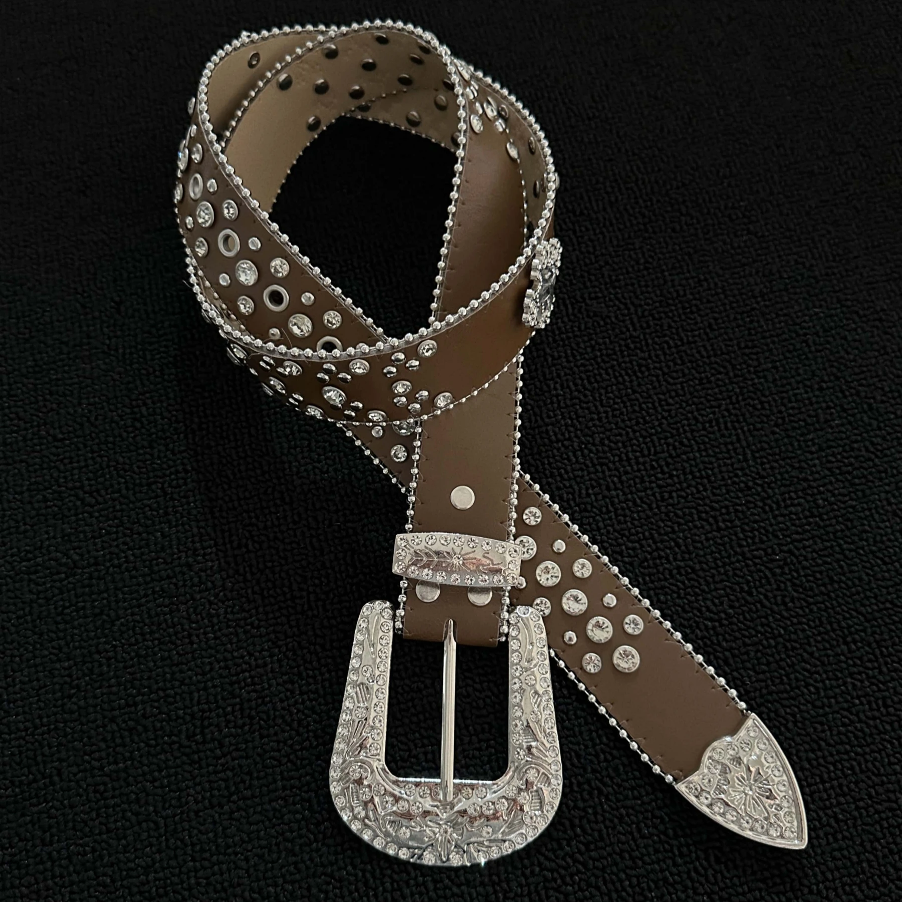 

Heavy-duty rhinestone-encrusted metal buckle belt, punk rock style, premium brown diamond belt, rivet decorated leather belt