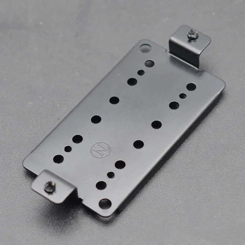 2 pezzi durevoli Pickup per chitarra Humbucker placcato in ottone-nero piastra di Base Pickup per ponte per parti di chitarra