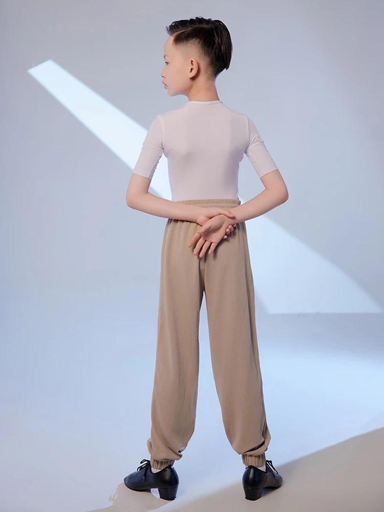 Costume de danse latine pour garçon, Costume d'entraînement de danse Tango pour enfants, hauts blancs, pantalons kaki, ensemble de spectacle, robes de danse de salle de bal XH407